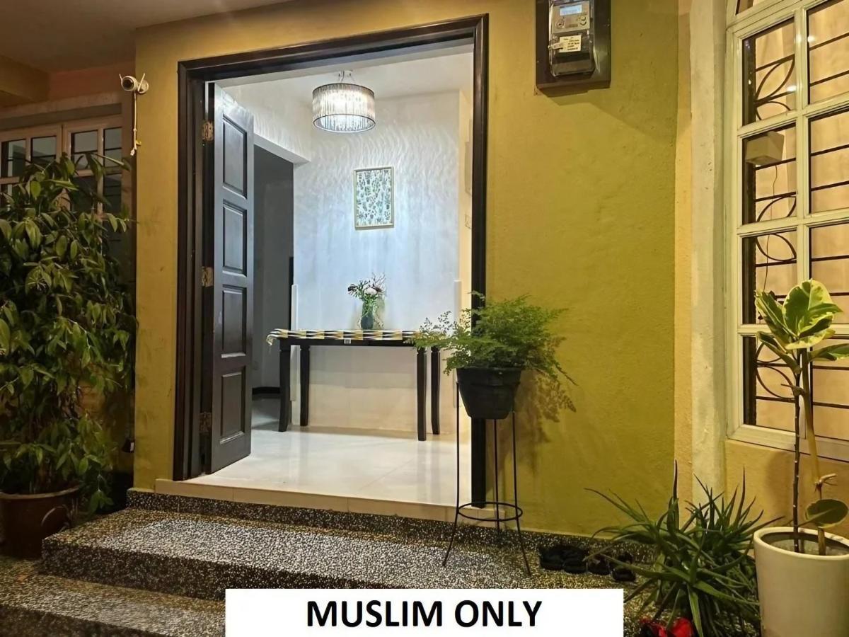 Homestay Laman Nuri, Kota Damansara Petaling Jaya Exteriér fotografie