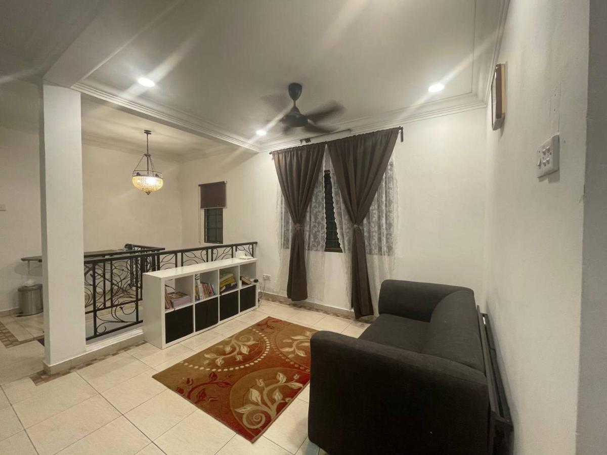 Homestay Laman Nuri, Kota Damansara Petaling Jaya Exteriér fotografie