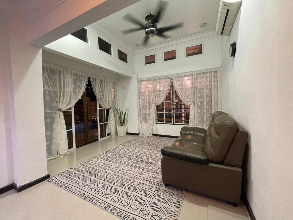 Homestay Laman Nuri, Kota Damansara Petaling Jaya Exteriér fotografie